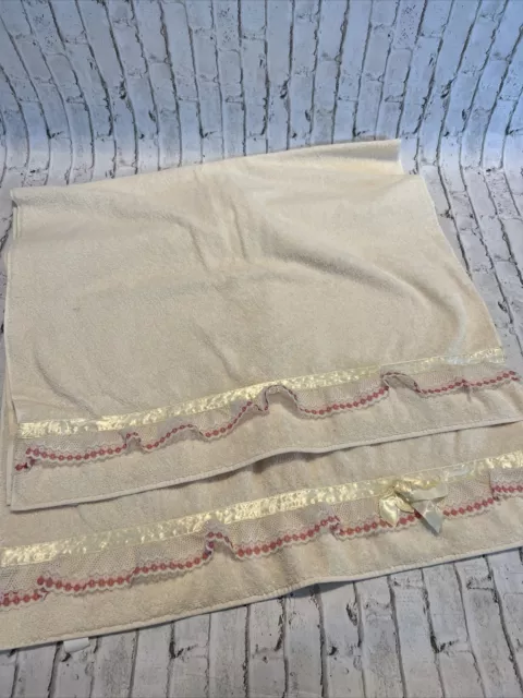 VTG Lady Pepperell Bath Towel Cream Pink Ruffle x 2 Approx. 26” X 46”