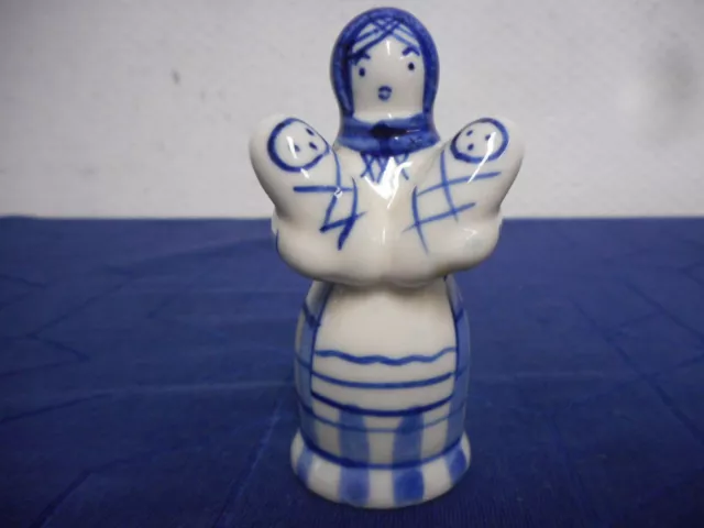 Piccola statuetta in porcellana russa - donna con bambini - dipinta a mano in URSS