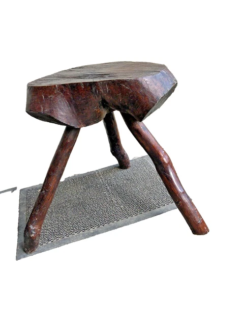 Petit Tabouret Tripode Vintage En Bois – Hauteur 15,5 Cm – Ancien