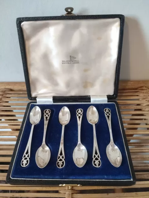 Antique Boxed Set of 6 Solid Silver Teaspoons Sheffield Walker & Hall Boxed