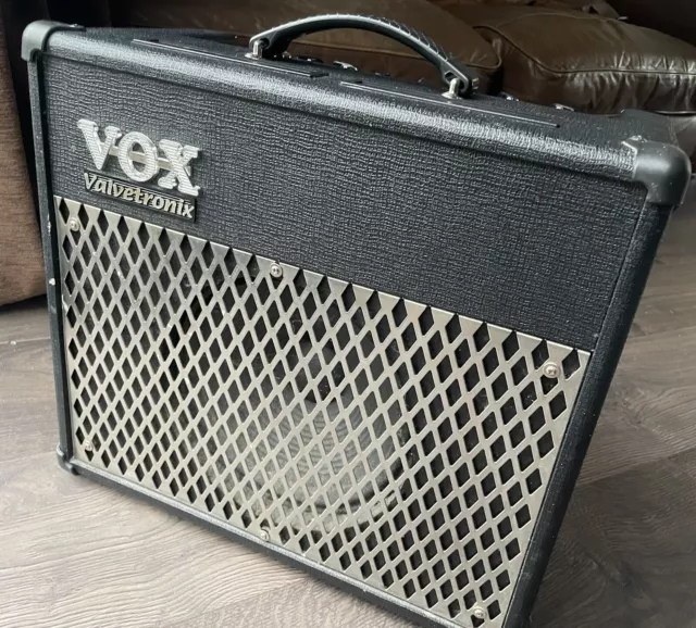VOX AD30VT VALVETRONIX Guitar Combo 1x10 Amplifier 30w Amp