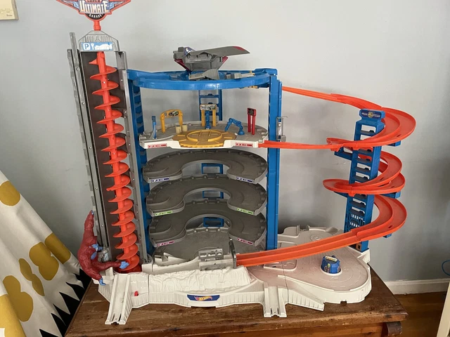 HOT WHEELS SUPER ULTIMATE GARAGE Play Set 