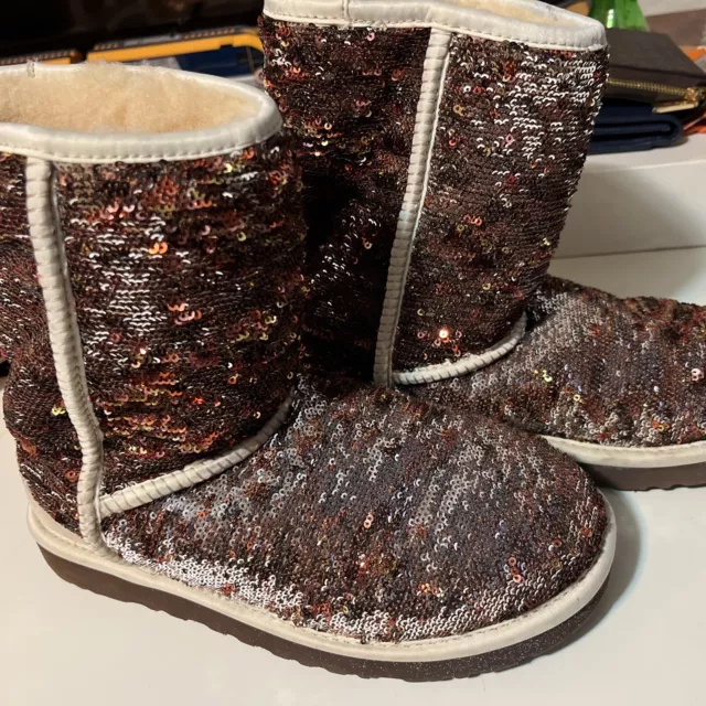 UGG Boots Reversible Gold Bronze Size 7 S/N 3353 Classic Short Sparkle Sequin