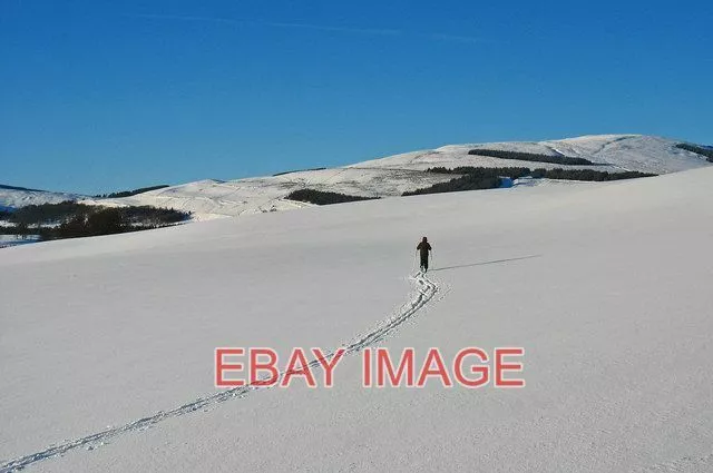 Photo  Cross Country Skiing Kinross-Shire Further Snowfall On Farmland Near Drum