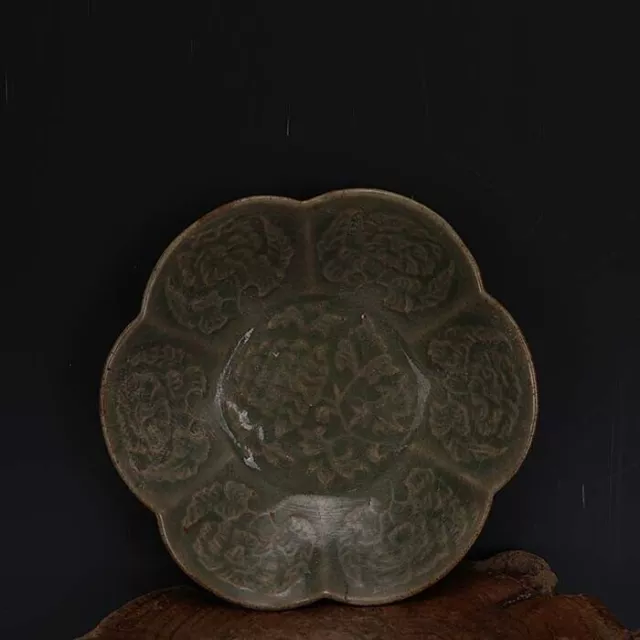 Chinese Song Yaozhou Kiln Porcelain Carved Flower Design Flower Shape Bowl 5.63"