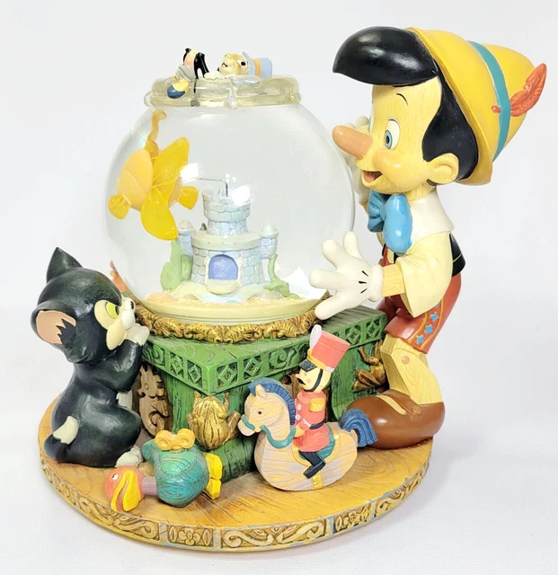 DISNEY PINOCCHIO TOYLAND Music Box Snow Water Globe Fishbowl Figaro 8