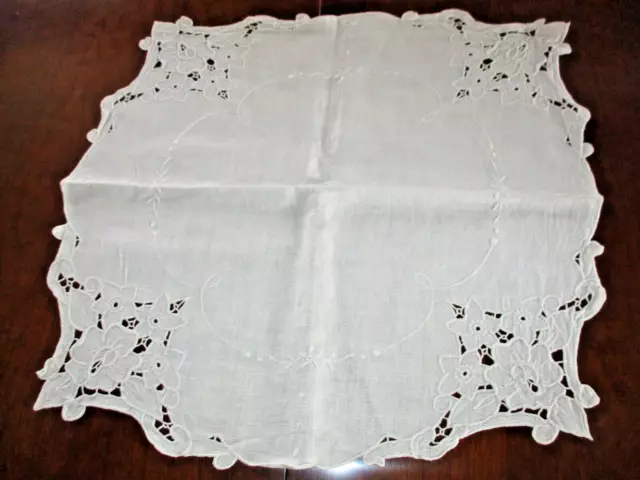 Ivory linen Battenburg lace floral cutwork table topper 23" x 24"