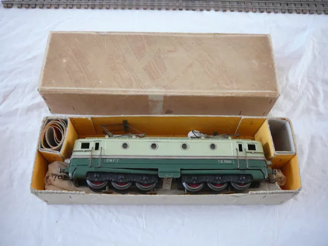 superbe locomotive JEP CC 7001 - AP5 - ref: 6077 L - 2 moteurs - testée - superbe locomotive JEP CC 7001 - AP5 - ref: 6077 L - 2 moteurs - testée -