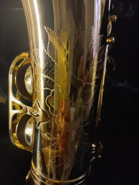 Saxophone Alto avec bocal en cuivre rose et tampons de fabrication Selmer