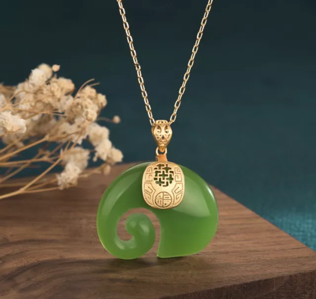 Jade Jewelry Elefant Form Charme Anhänger mit Kettenhalskette 18 Karat vergoldet