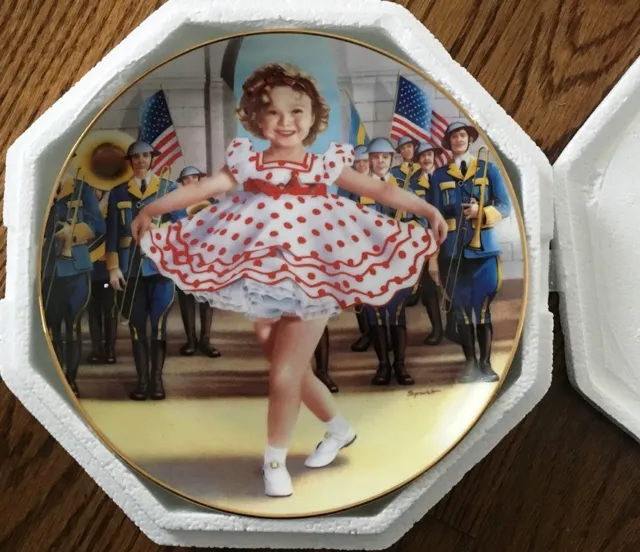 Danbury Mint - Shirley Temple Plate Collection, 'Stand Up and Cheer' *NEW*