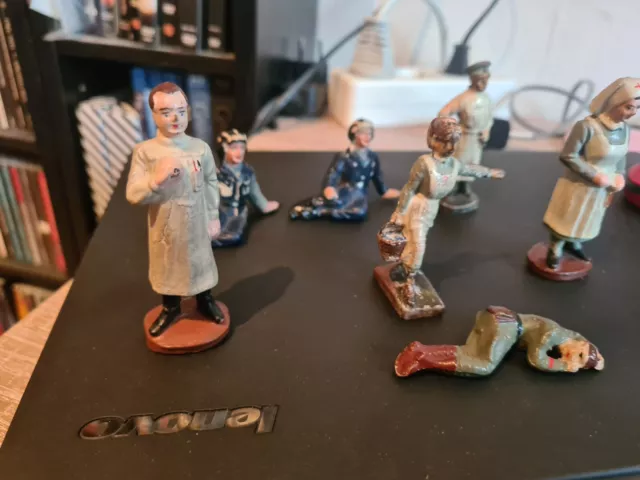 Alte Elastolinfiguren aus Hausräumung