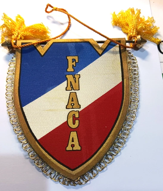 ANCIEN ÉCUSSON À coudre feutre brodé blason de Calvi neuf Vintage patch