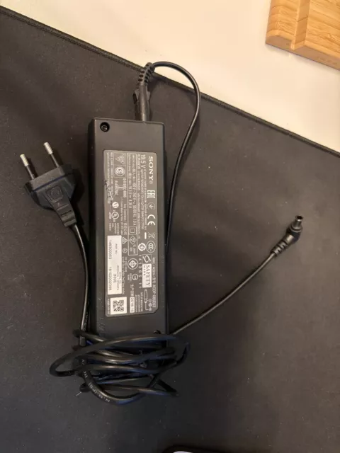 Netzteil Sony 40W 19.5V  HP Monitore 27wf 27fh 27ef 27es Part-No. 149300053