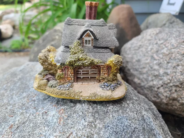 Lilliput Lane Oak Cottage Vintage Cottage Blaise Hamlet Collection