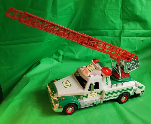 1994 Hess  Rescue Truck Emergency Ladder , Lights & Sound Working  with Box