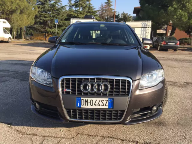 Audi A4 Avant 2000 TDI assetto S-LINE Audi A4 Avant 2000 TDI assetto S-LINE