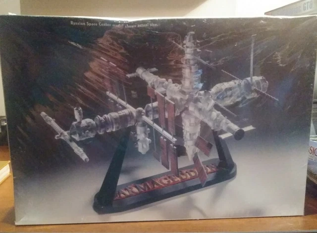 RUSSIAN SPACE CENTER Model Kit 1:144 Scale Armageddon Movie 1998 Revell ...