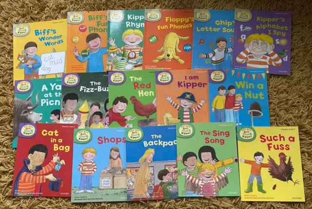 Oxford Reading Tree Read with Biff Chip and Kipper Levels 1-3 With 32 Books. VGC