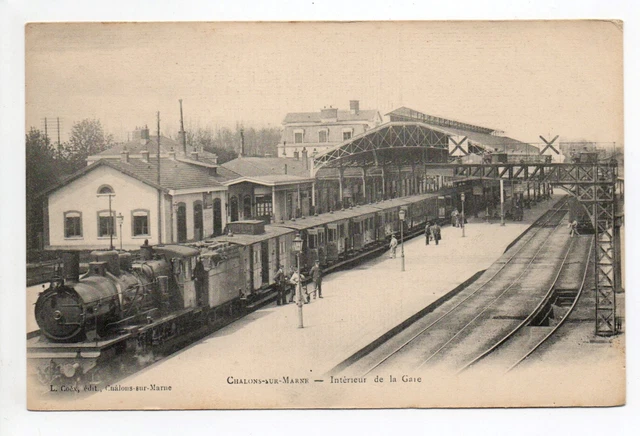 CHALONS Chalons en champagne Marne CPA 51 l'intérieur de la gare trains 5