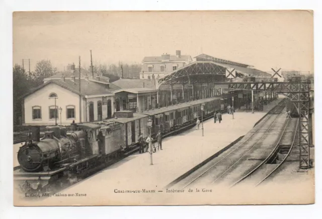CHAMPAGNE CHALONS Marne CPA 51 inside the station trains 5