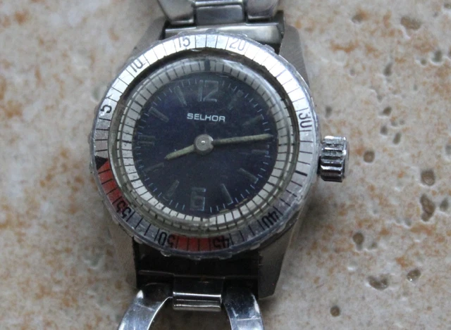 Montre Ancienne Femme Besançon 17 Rubis - Mouvement Incassable, Bracelet Noir, Affichage Digital