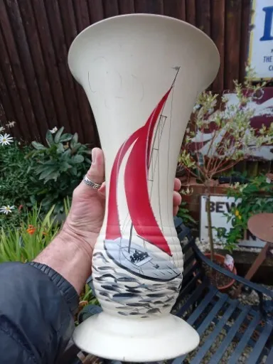 Stunning Mid Century Modern Brentleigh Ware Rutherford Vase
