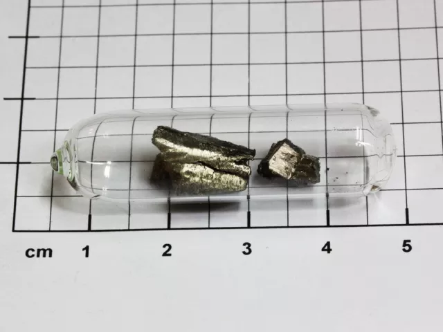 Europium Metall 99,99% - 1.5g in Ampulle unter Argon