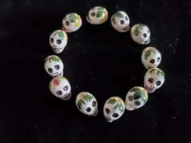 10 Stk. Totenkopf  Perlen aus Keramik Skull Schädel,15 mm, aus Peru 2