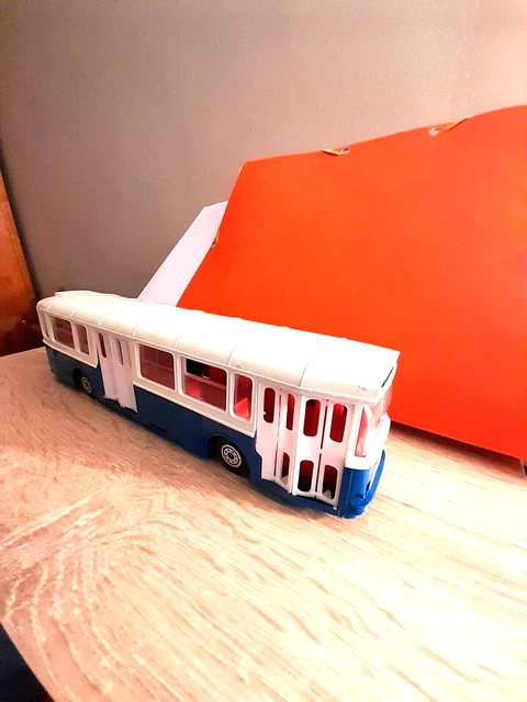 Autobus Lyonais Norev N°98 – Saviem SC10 U Ligne 17 – échelle 1/43 – Occasion