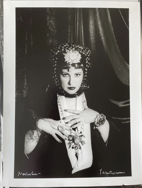 Irina Ionesco 1970 Tirage argentique d'époque 30,5x40,5