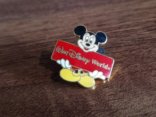 Walt Disney World - Mickey Holding Red Sign White Eyes Pin Badge Trading Badge