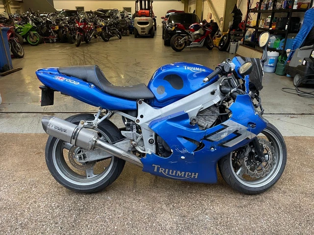 Triumph TT 600 2002 BREAKING FOR PARTS