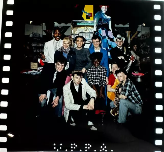 UK1-2102 DARTS British Pop Group RARE '83 2¾x2¾ Color Transparency