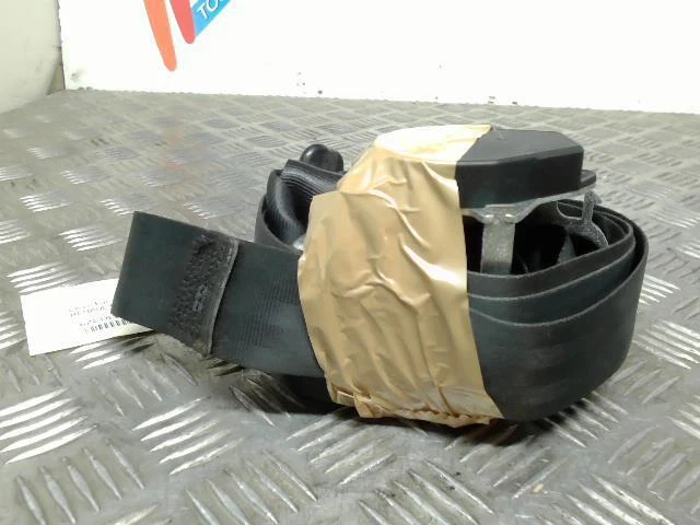 Ceinture avant droit RENAULT MEGANE 3 PHASE 1 CABRIOLET 1.9 DCI - 8V /R:62218384