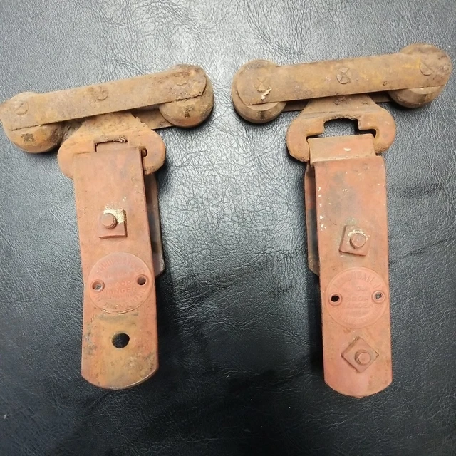 Antique Set Cannonball Barn Door Roller Hanger And Bracket 1061 Cannonball