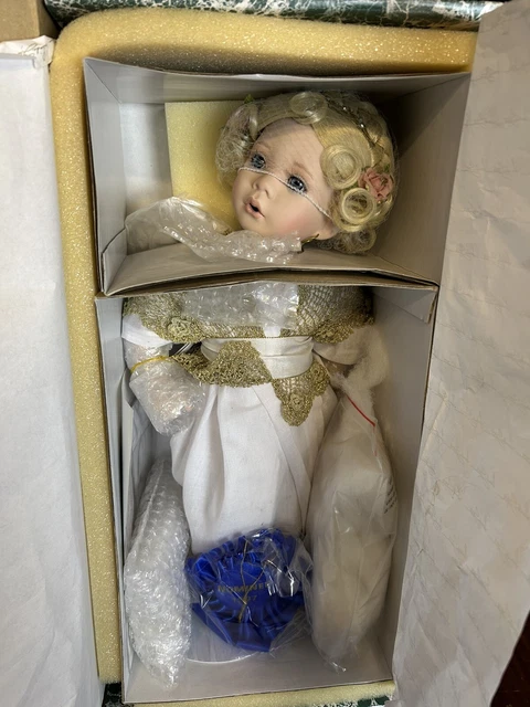TIA By Linda Steele Designer Guild Porcelain Angel Doll MINT/BOX. NRFB NEW 1997