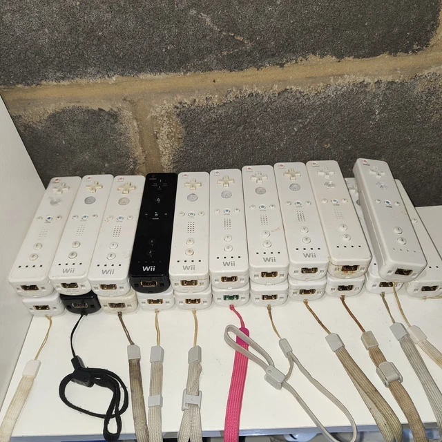 *UNTESTED* Nintendo Wii Remote - Price Is For 1 Controller