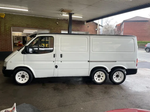 6 Wheel Ford Transit 2.5D Van