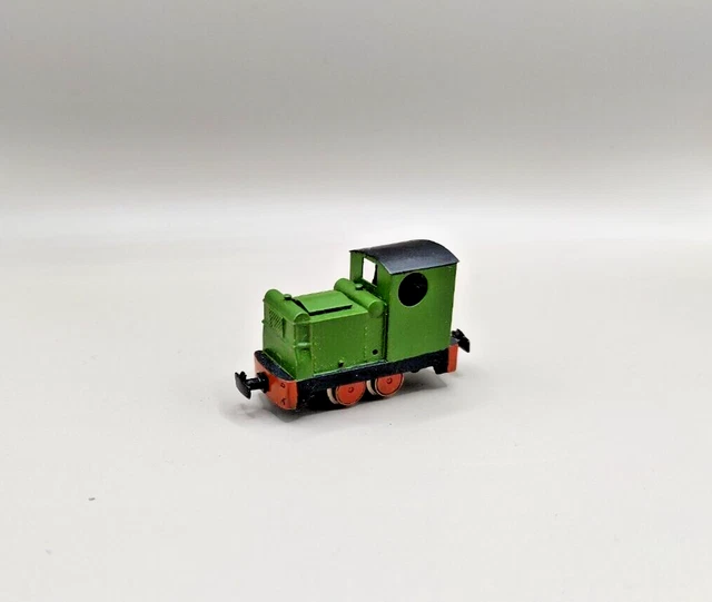 Narrow gauge 009 H0e Meridian 0-4-0 Ruston industrial shunter built from a kit