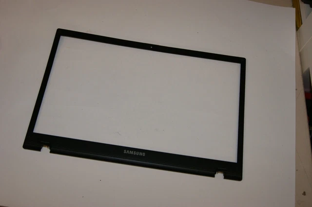 Samsung 300V NP300V5A Display Frame Cover BA81-14257 #2573