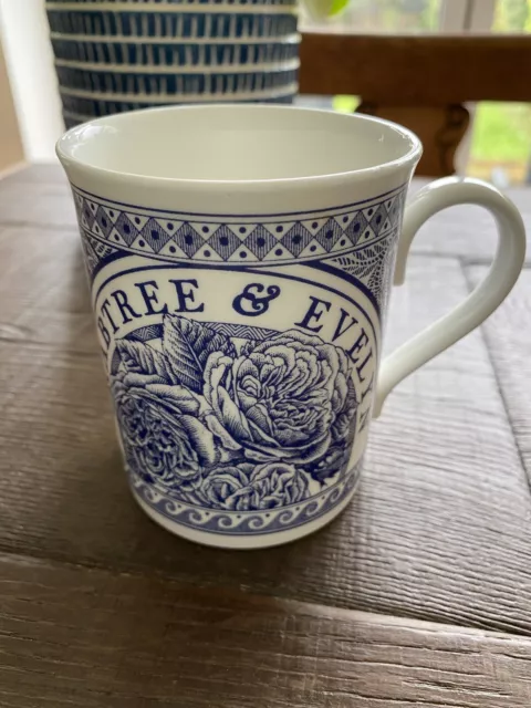 CRABTREE & EVELYN Annual Mug Cabbage Rose Peaches Blue White Bone China England