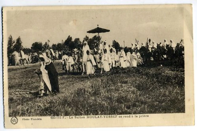 MOROCCO le sultan MOULAY YUSSEF goes to prayer (12)