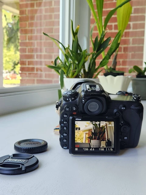 Nikon D500 20.9 MP Digital SLR Camera - Black (Body Only) Shuttercount 55,705