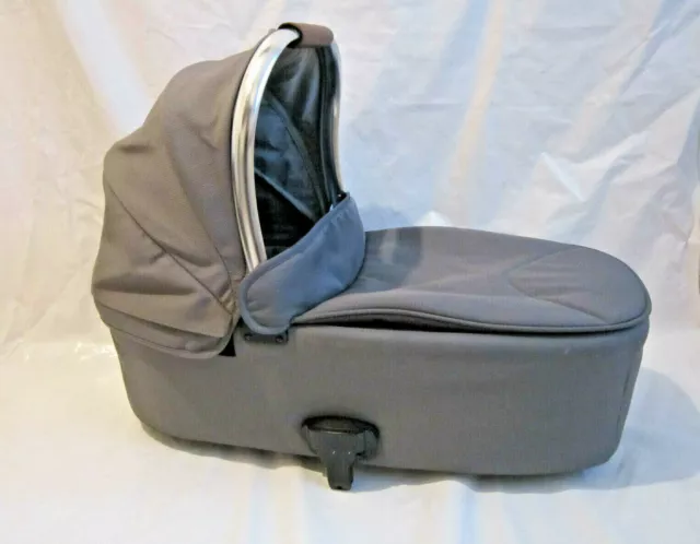 Mamas & Papas Carrycot Flip / Ocarro Grey