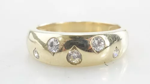 charmanter Ring 333er Gold mit Zirkonia Goldschmuck Gelbgold 3,53 Gramm