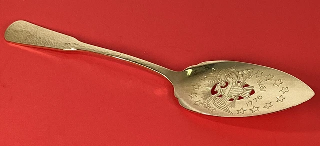 Vintage onieda Rogers 1776 1976 bicentennial pie cake server gold color