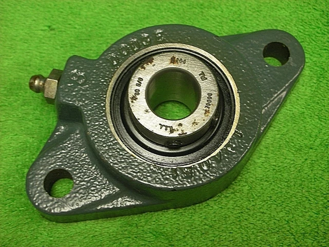Four Bolt Square Flanged Unit, Stainless Steel Housing, Set Screw, SUCF Type On