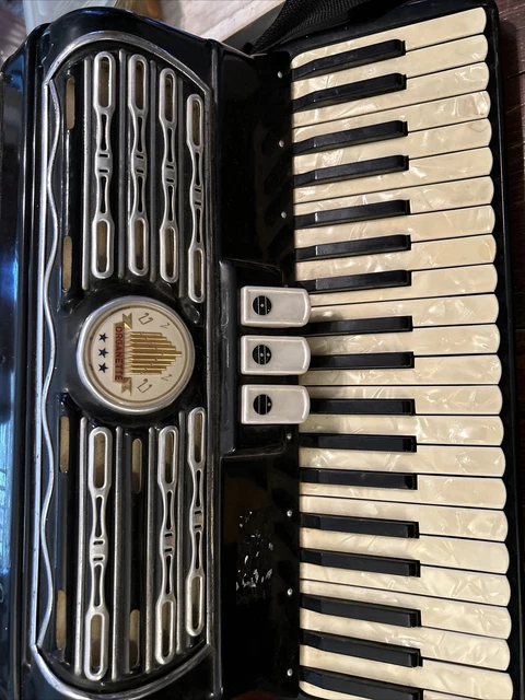 Black Titano Ideal Tube Chamber Piano Accordion Pre-Owned Good Condition