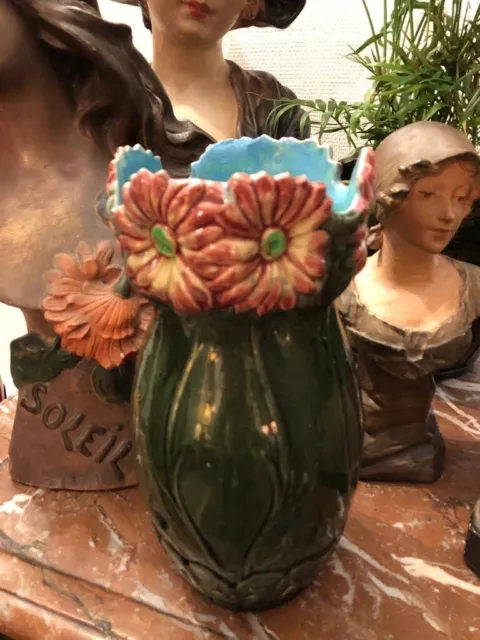 Ancien vase «  marguerites « -en Céramique « barbotine « à décor de Fleurs